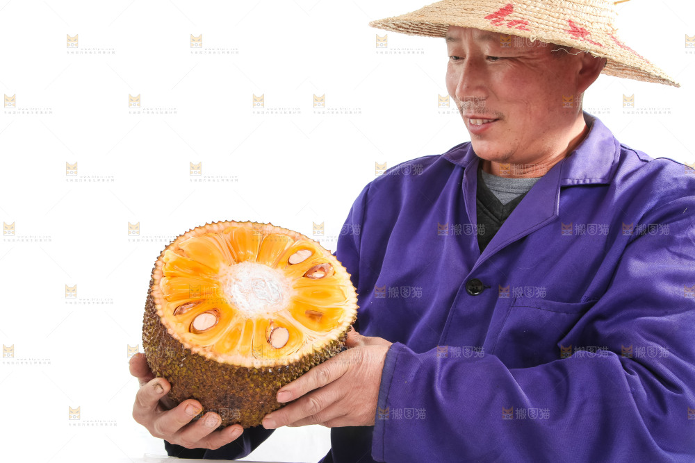 手里抱着半边泰国菠萝蜜