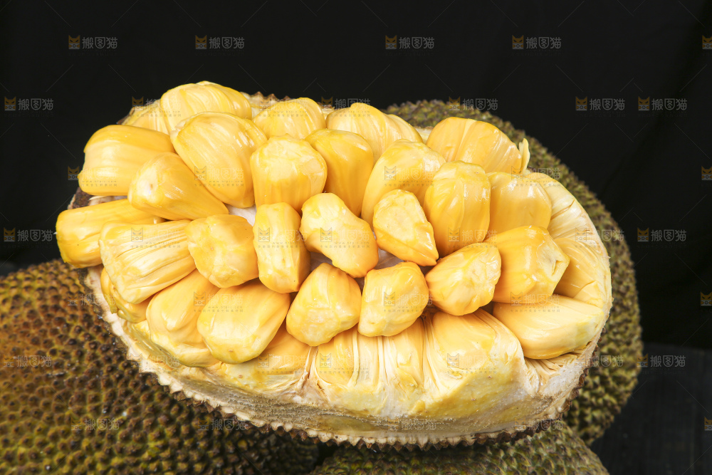 一堆黄肉菠萝蜜