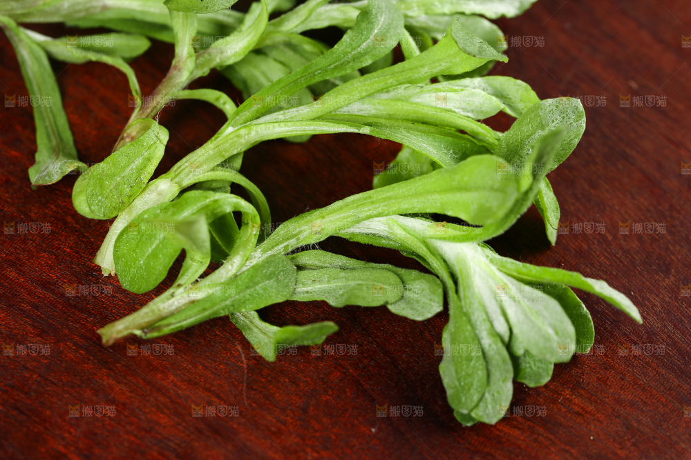 木底上的清明菜