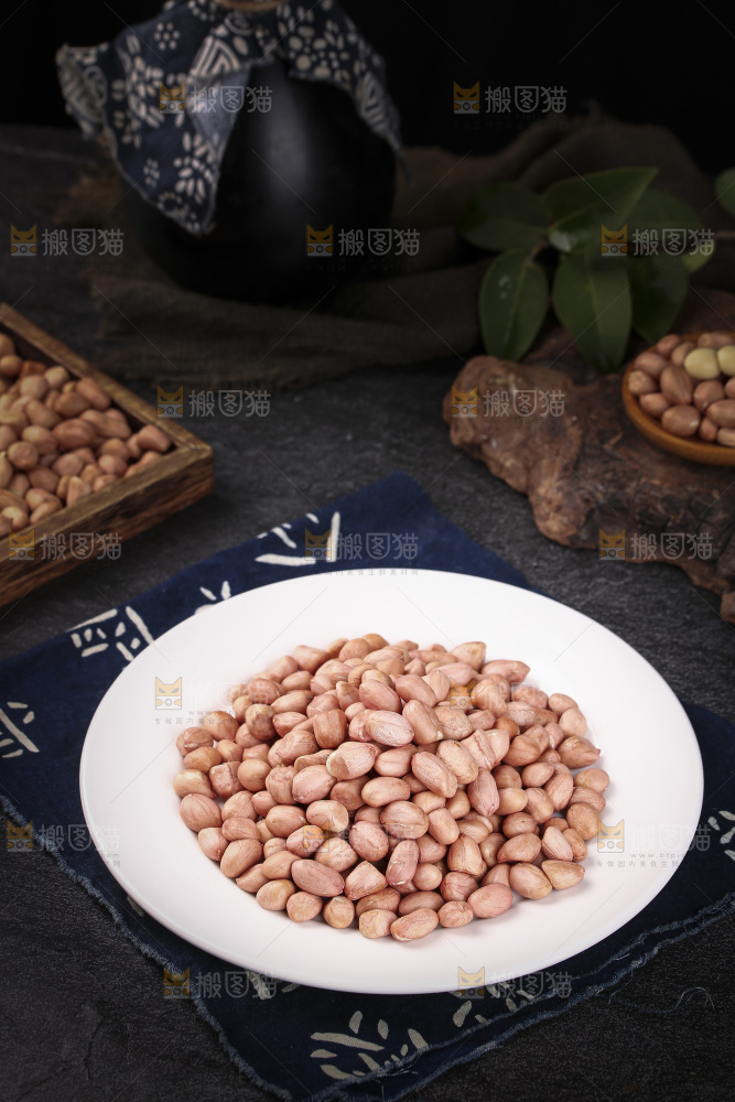 一盘白沙花生米