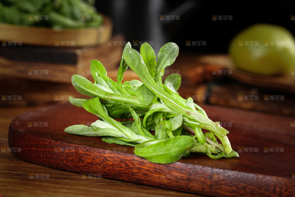 木底上的清明菜