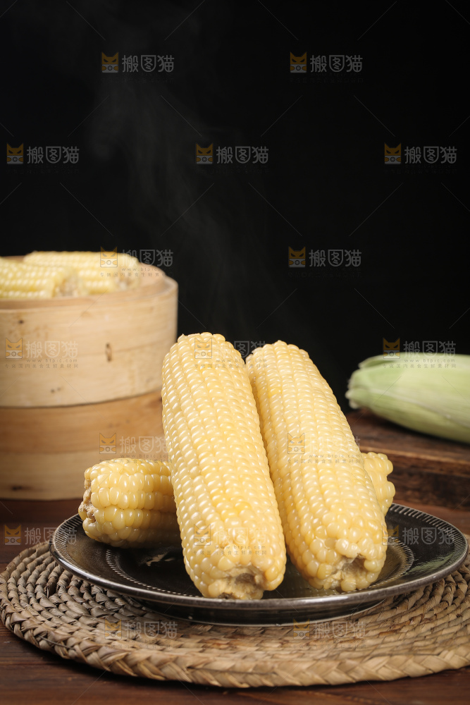 一盘白糯玉米