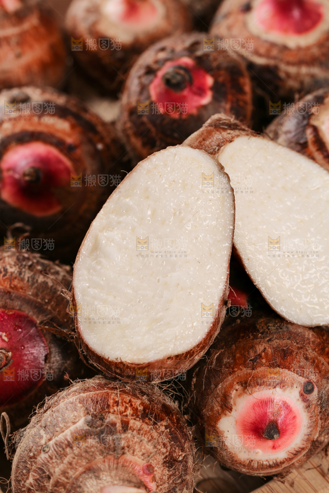 一盘红芽小芋头