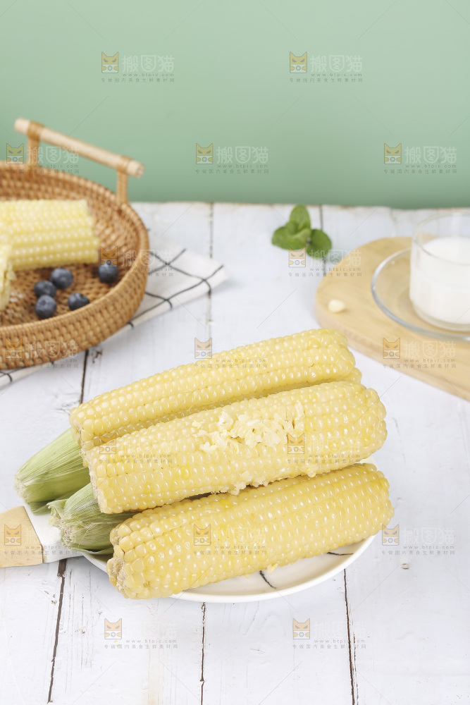一盘白糯玉米