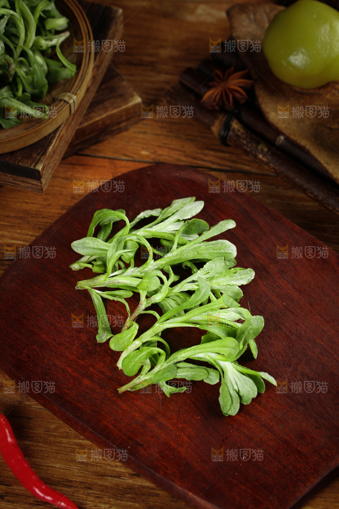 木底上的清明菜