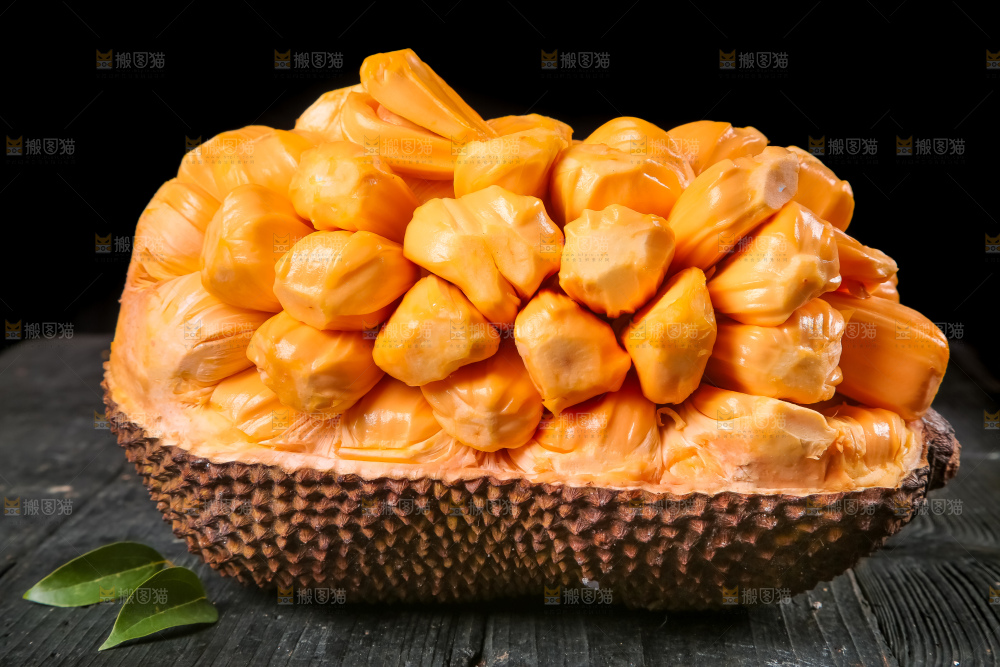 黑底上的进口红肉菠萝蜜