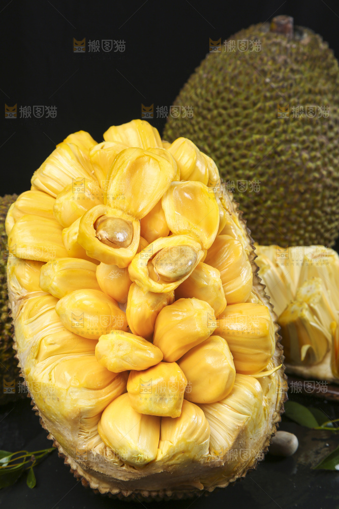 一堆黄肉菠萝蜜