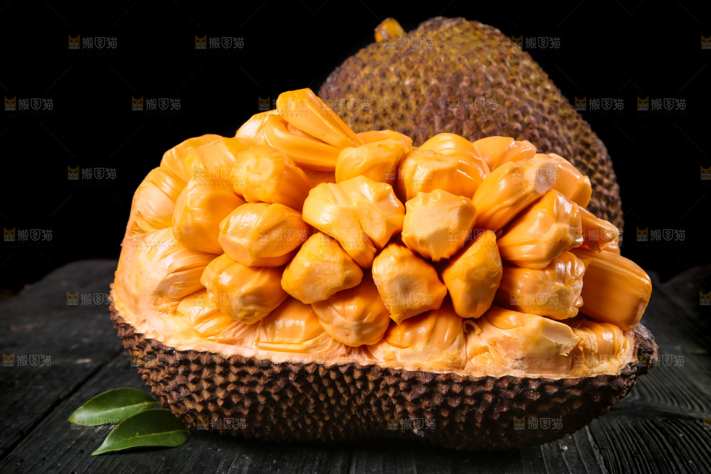 黑底上的进口红肉菠萝蜜
