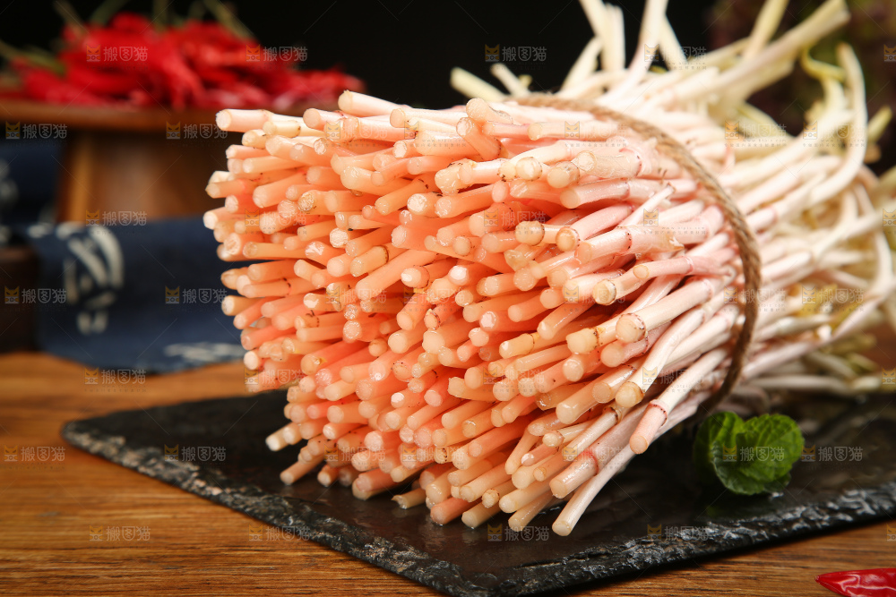 一捆折耳根嫩芽