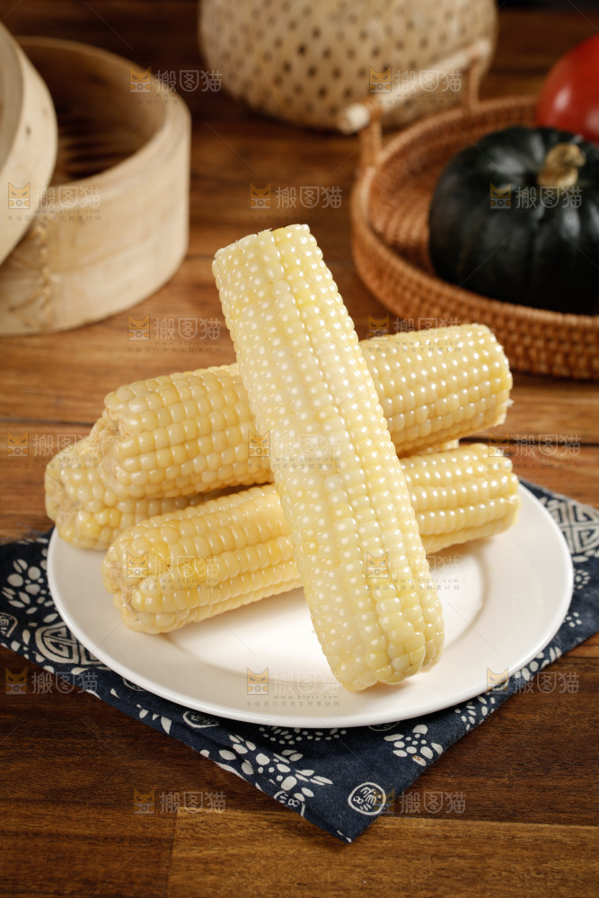 一盘白糯玉米