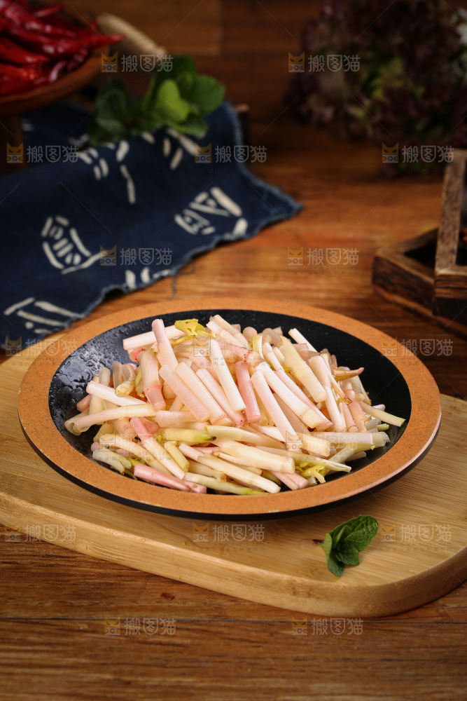 一盘折耳根嫩芽