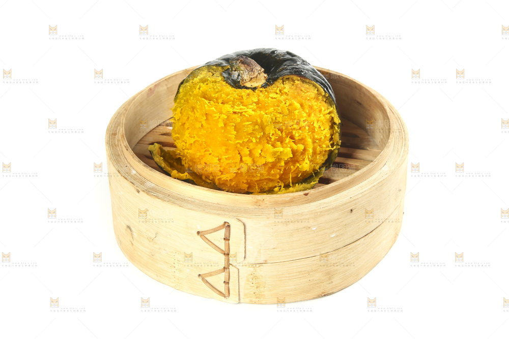 蒸笼里放着小南瓜