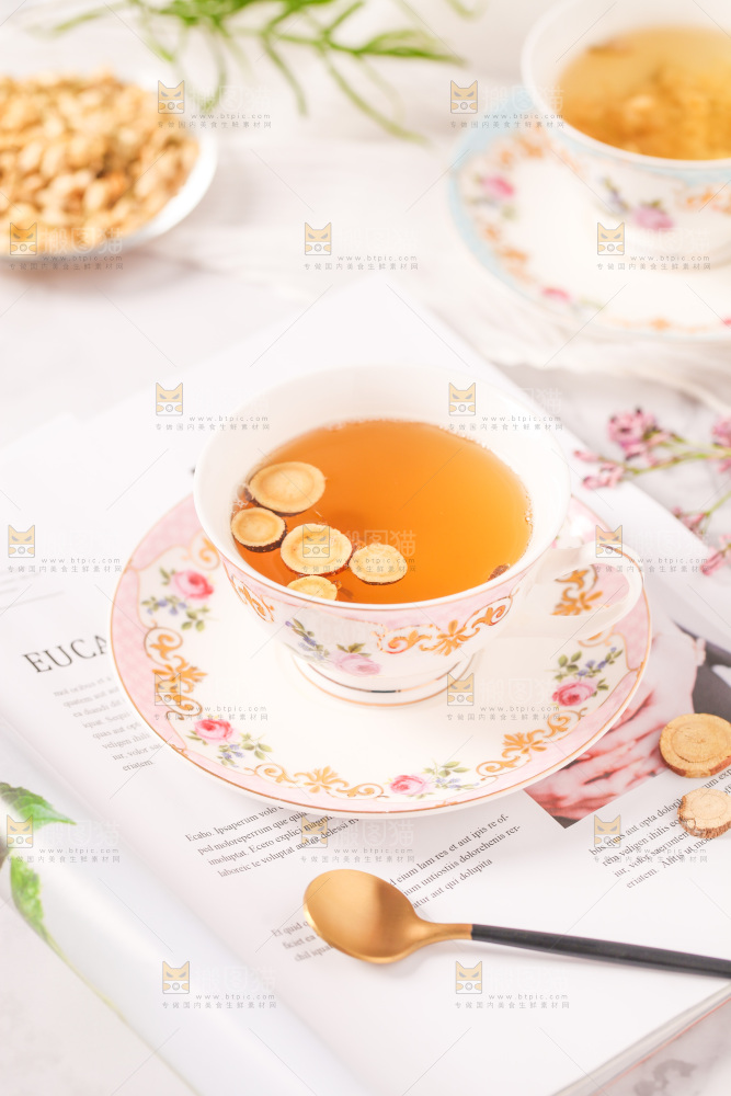一杯甘草片泡茶