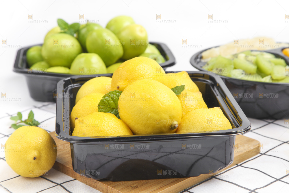 盒子里装着黄柠檬