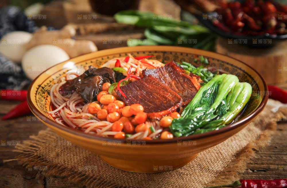 碗里的牛肉粉