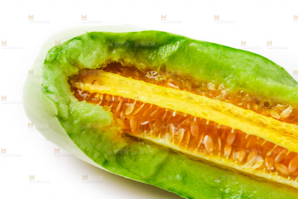 白底上摆放着羊角蜜