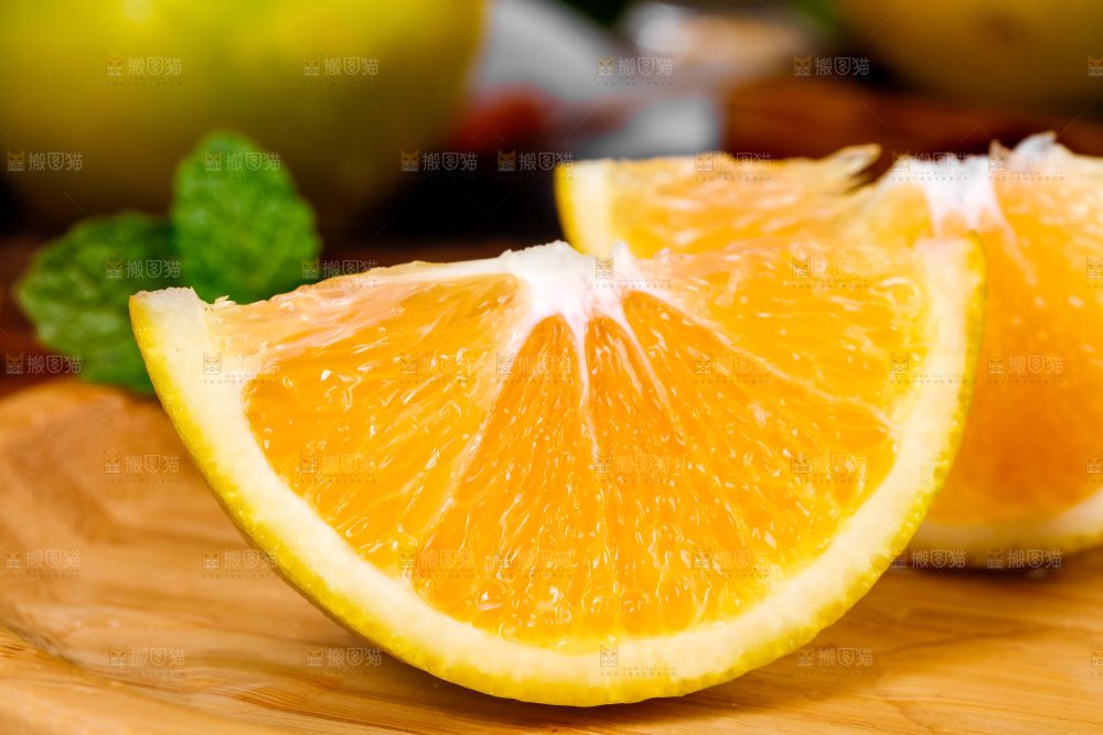 盘子里的高原褚橙