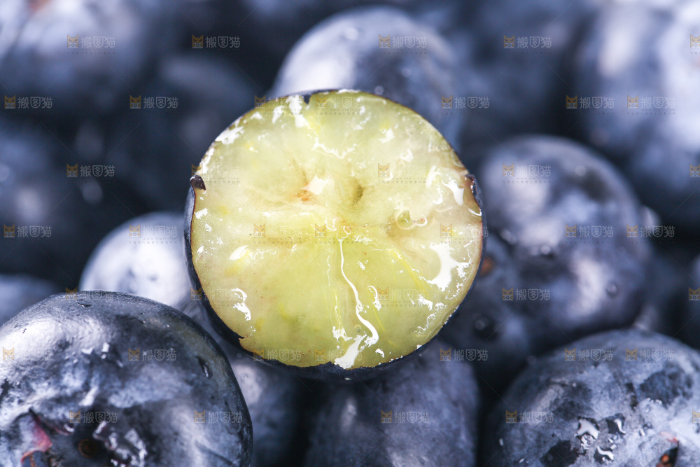 一堆新鲜莓蓝