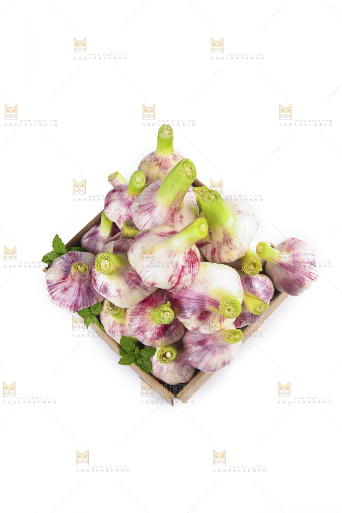 一箱新鲜大蒜
