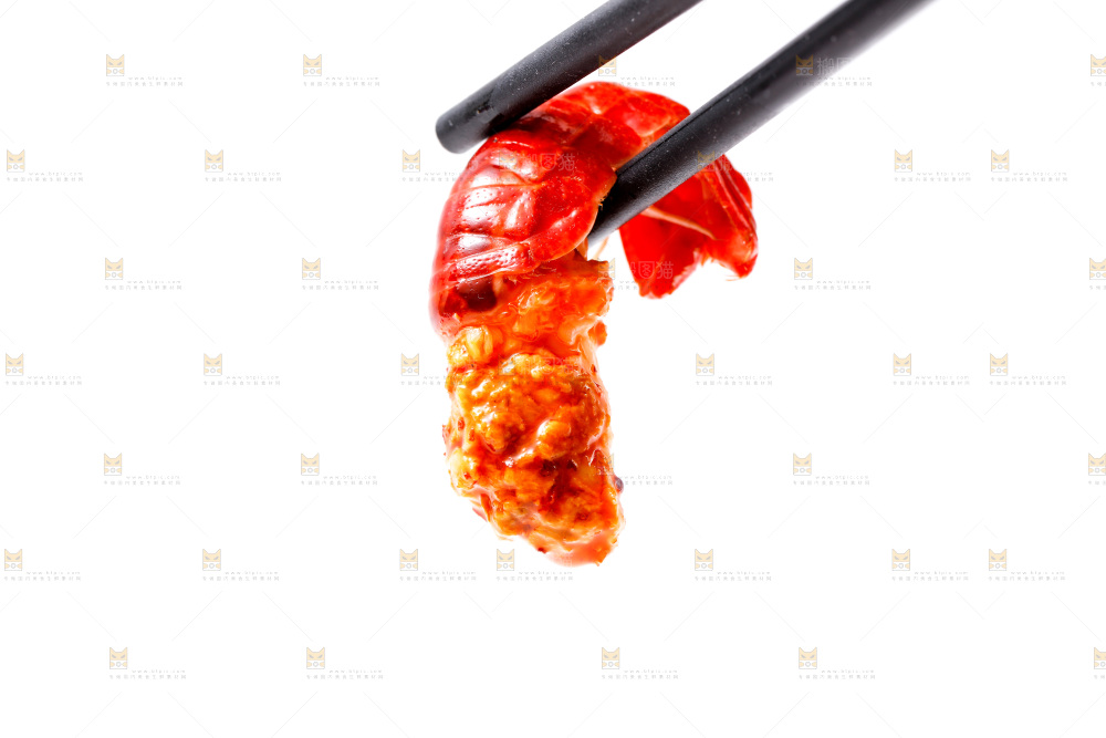 筷子上夹着龙虾尾