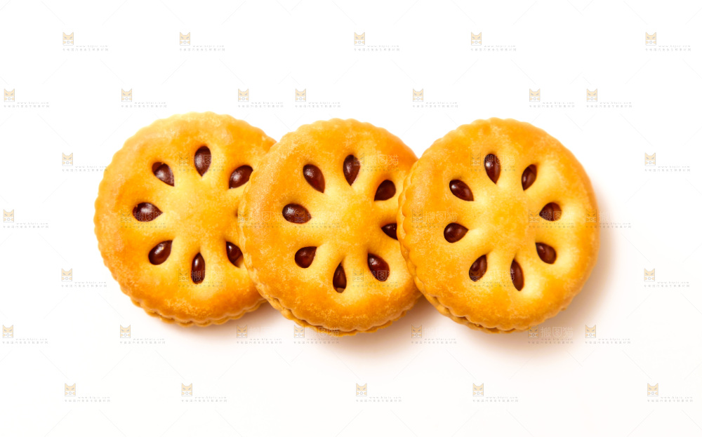 白底上的果酱夹心饼干