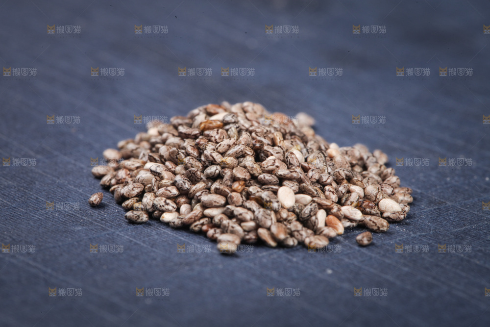 一堆进口奇亚籽