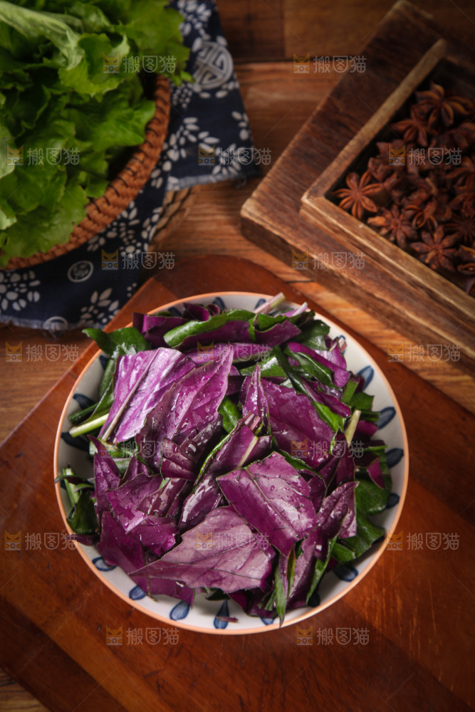 一盘紫背菜