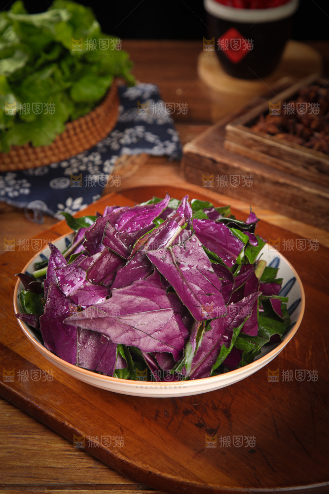 一盘紫背菜