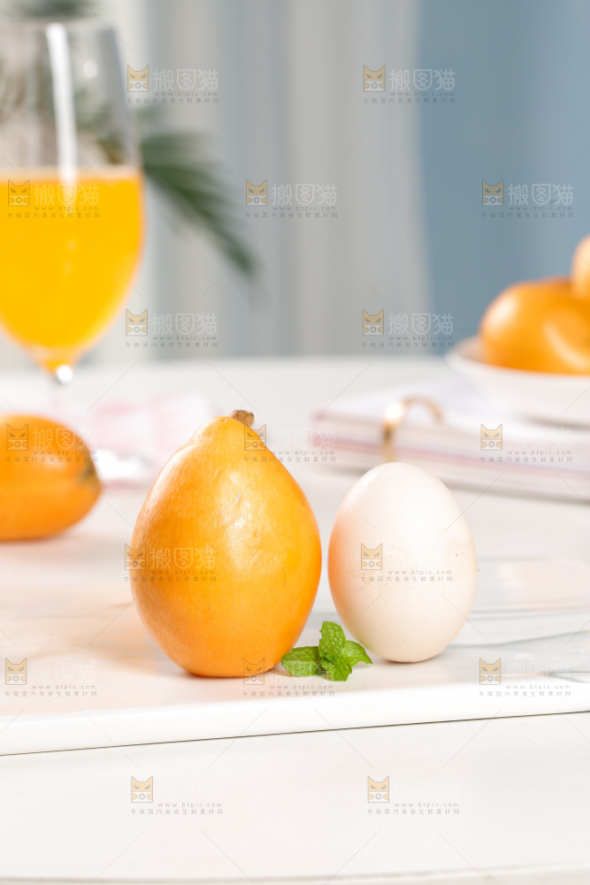 枇杷和鹅蛋对比