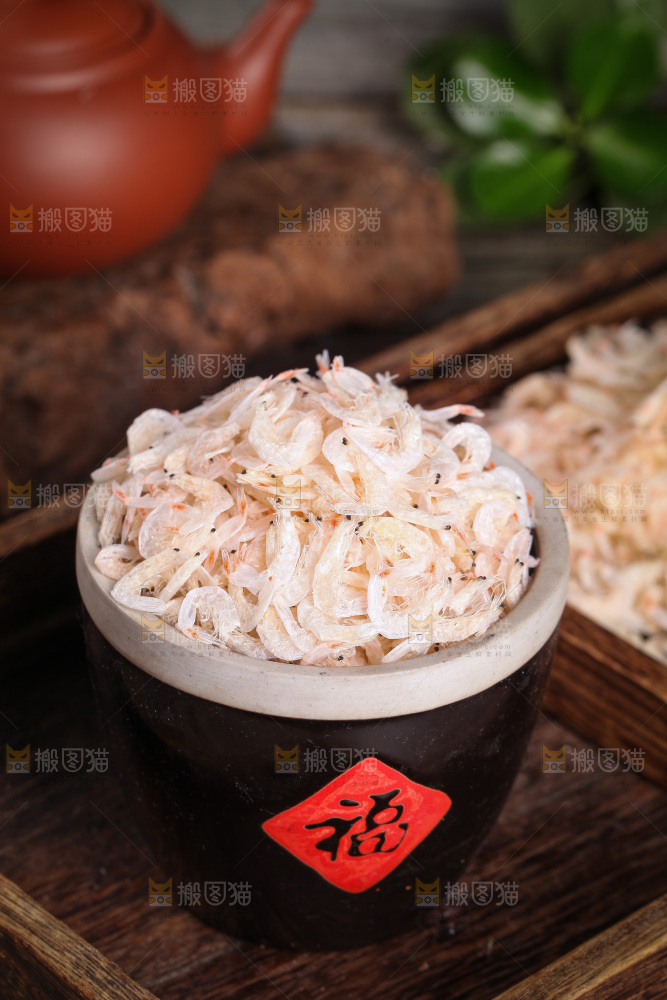 缸里装着小虾米