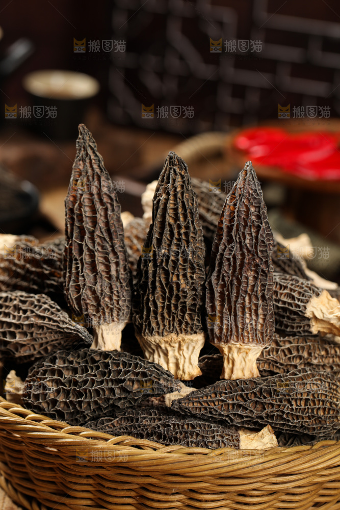 一篮干羊肚菌