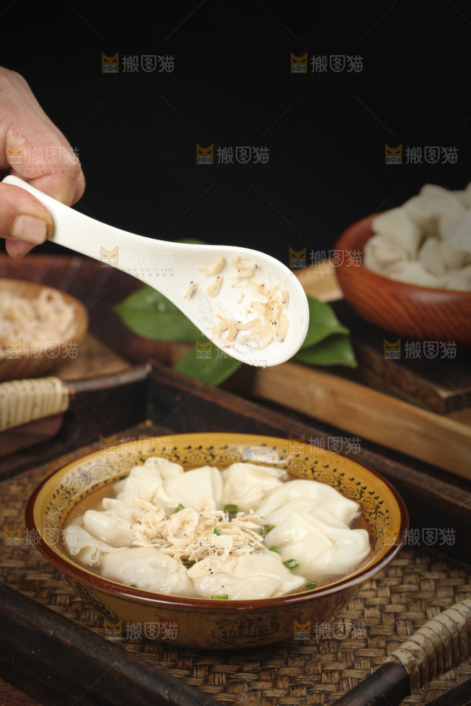 一碗鲜肉馄饨