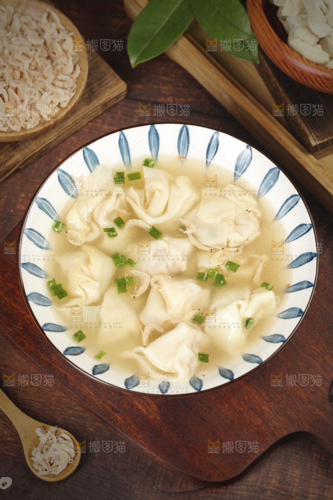一碗鲜汤馄饨