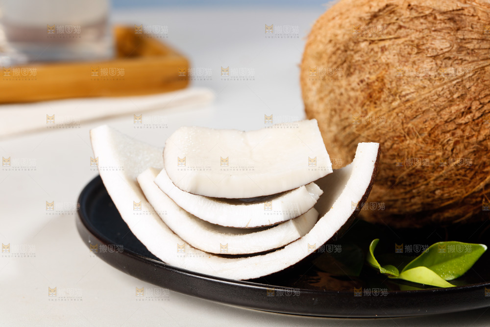 盘子里的椰子肉