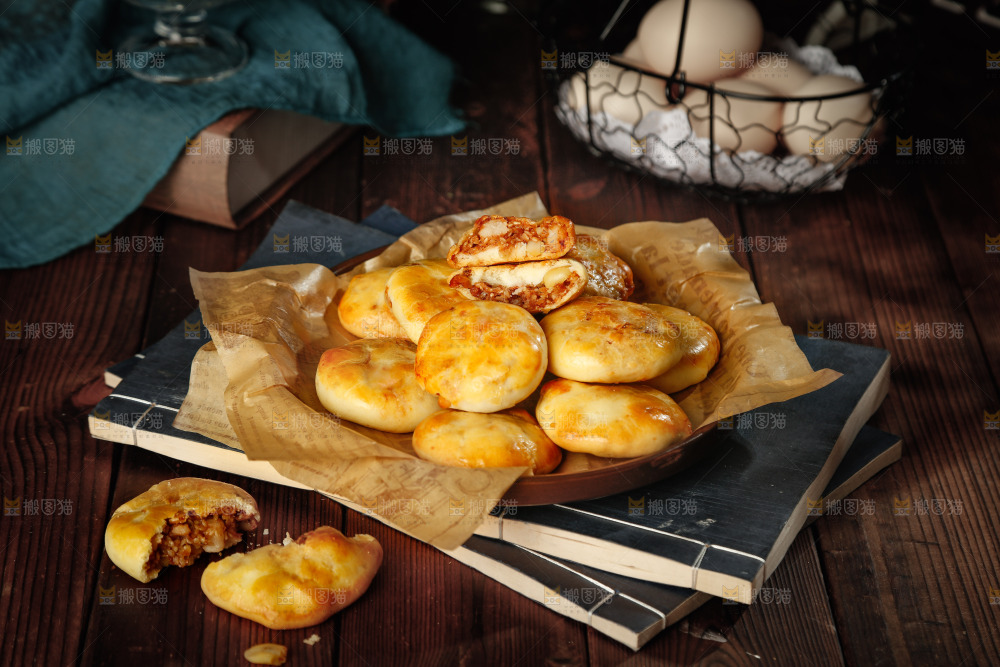 一盘鸡仔饼