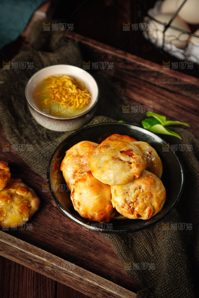 一盘鸡仔饼