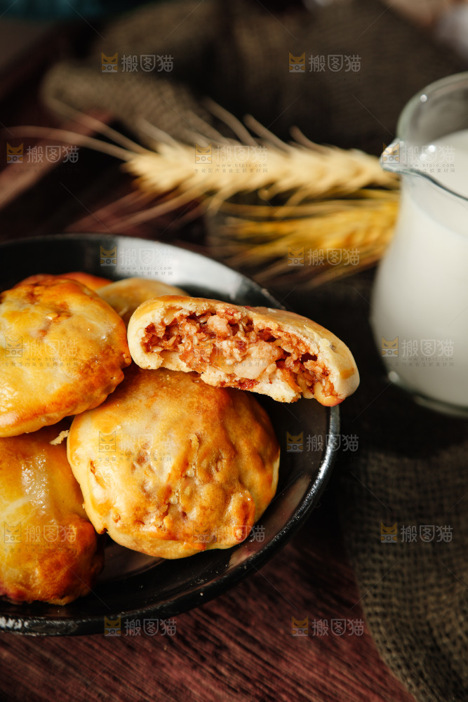 一盘鸡仔饼