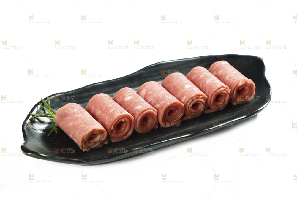 白底上放着一盘培根肉