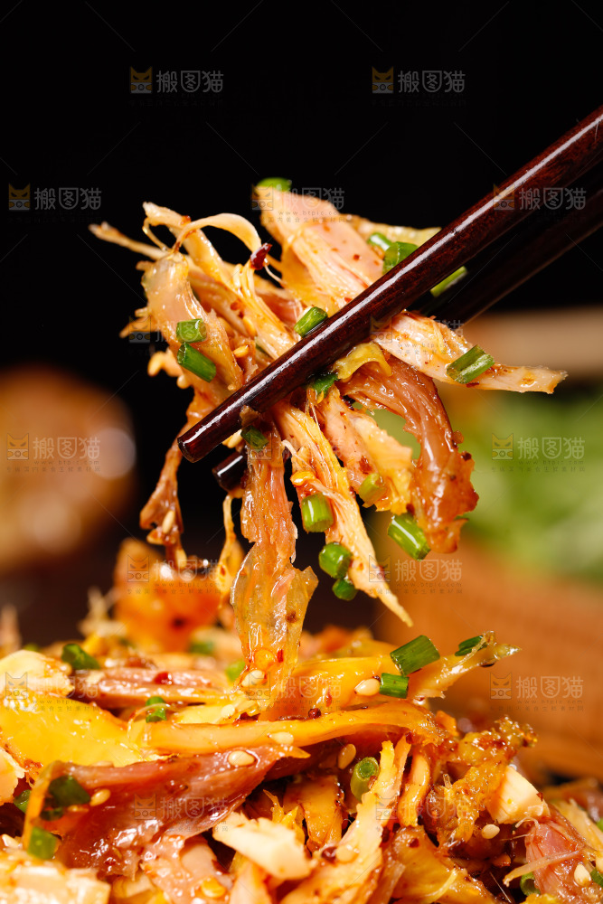 筷子上夹着菊花鸡