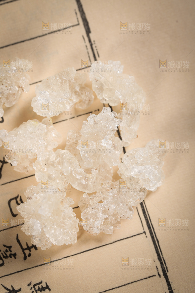 书上放着雪燕