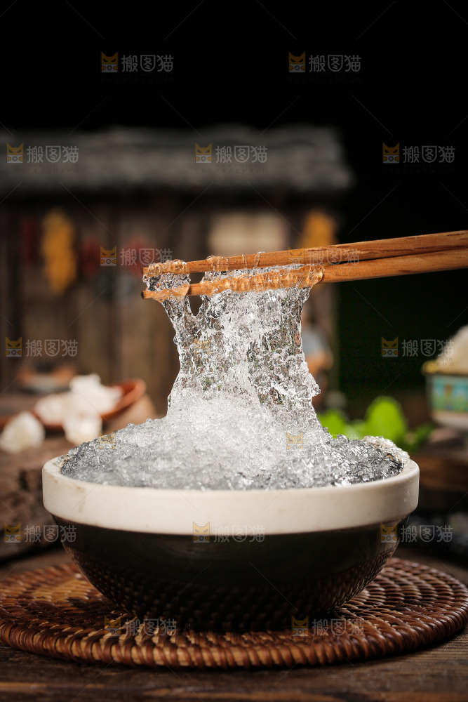 筷子上夹着拉丝雪燕