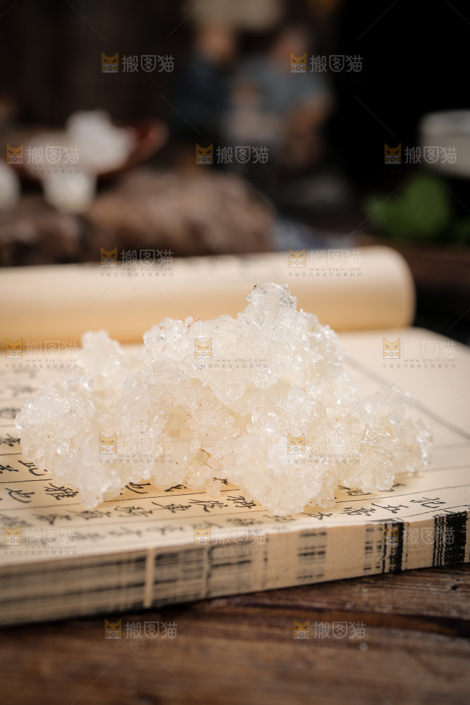 书上放着雪燕