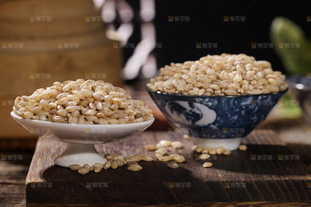 碗里装着白青稞
