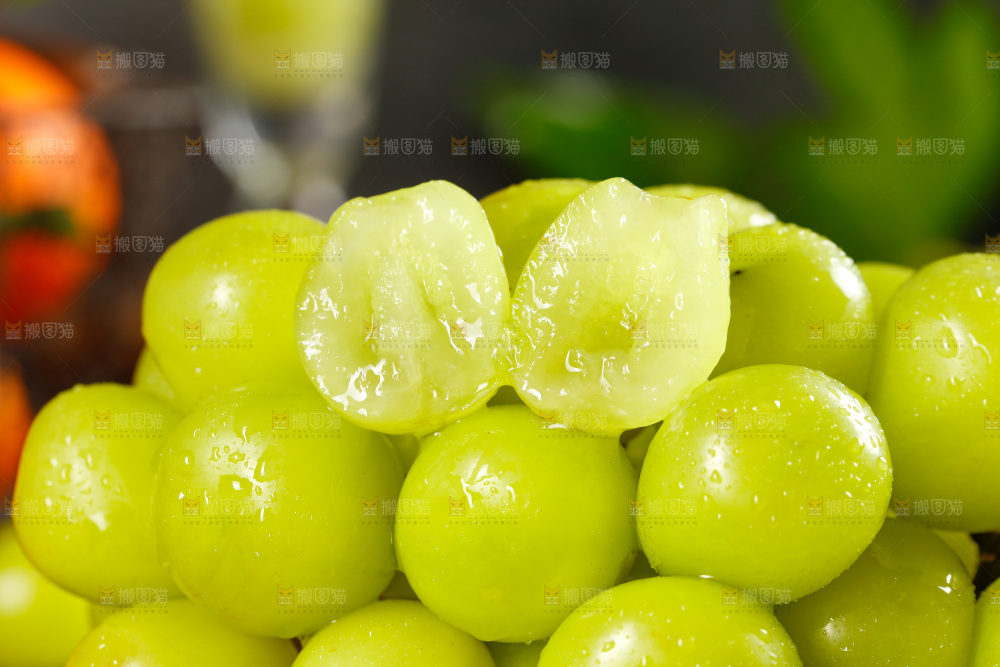 一堆阳光玫瑰葡萄
