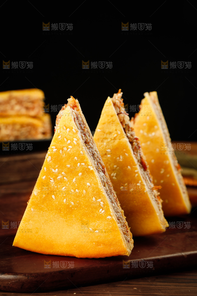 木底上切块的化州拖罗饼