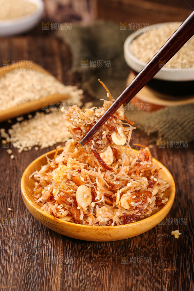 筷子上夹着椰丝