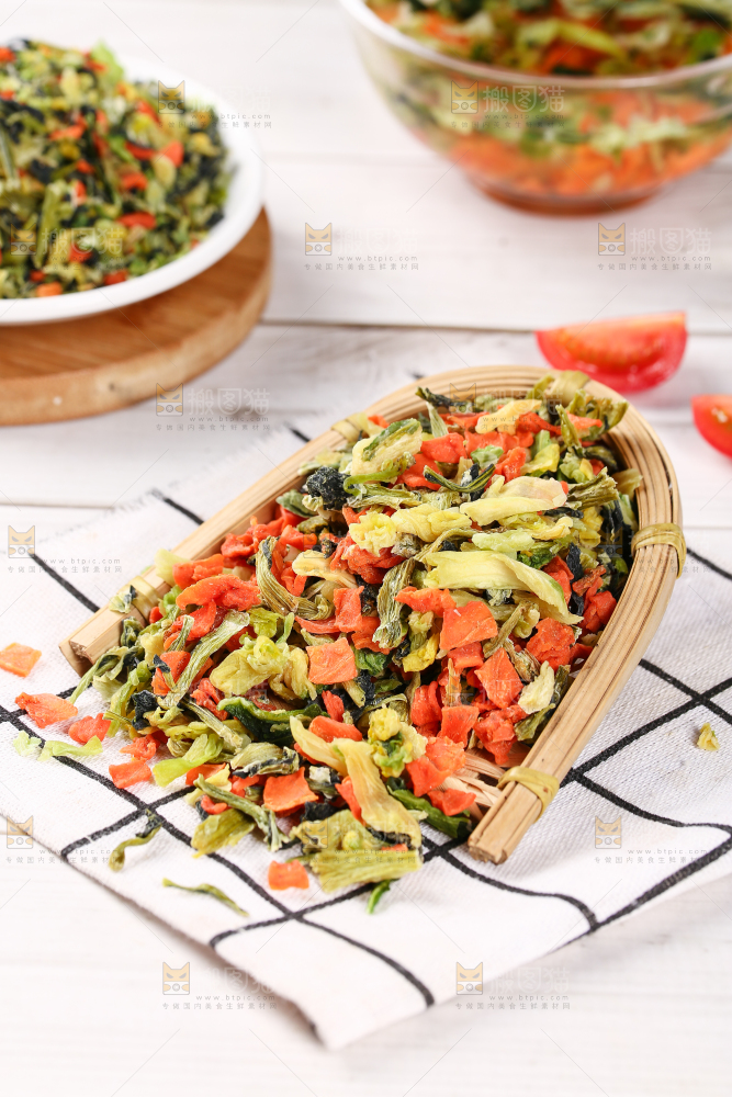 小篮子里的蔬菜干