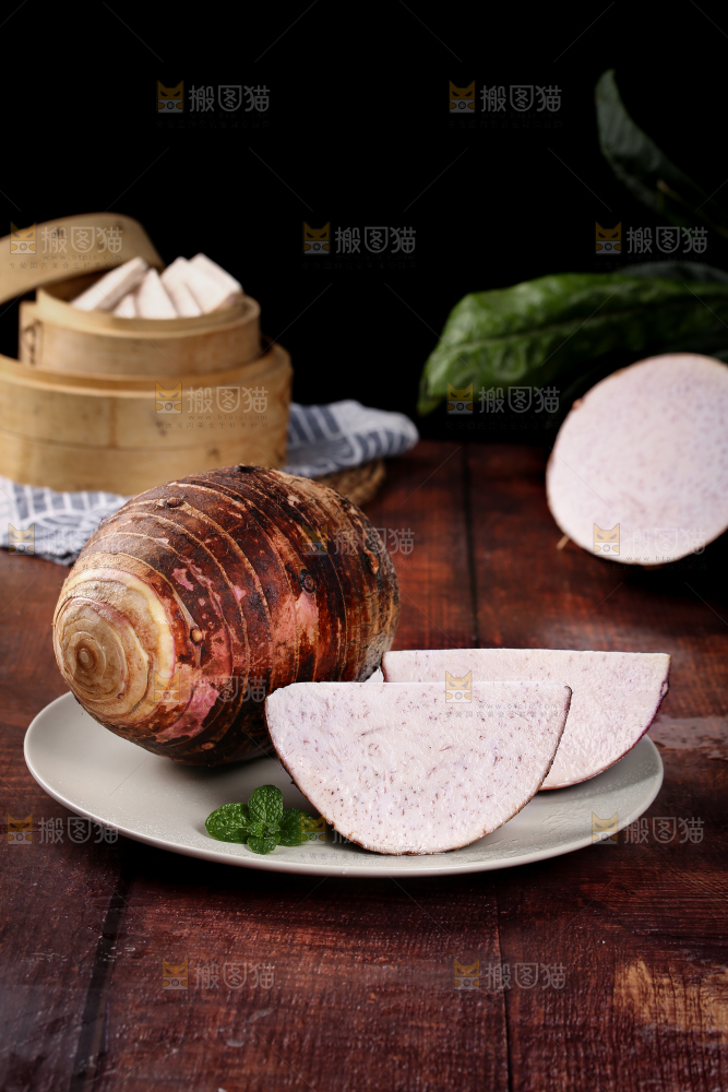盘子里装荔浦大芋头