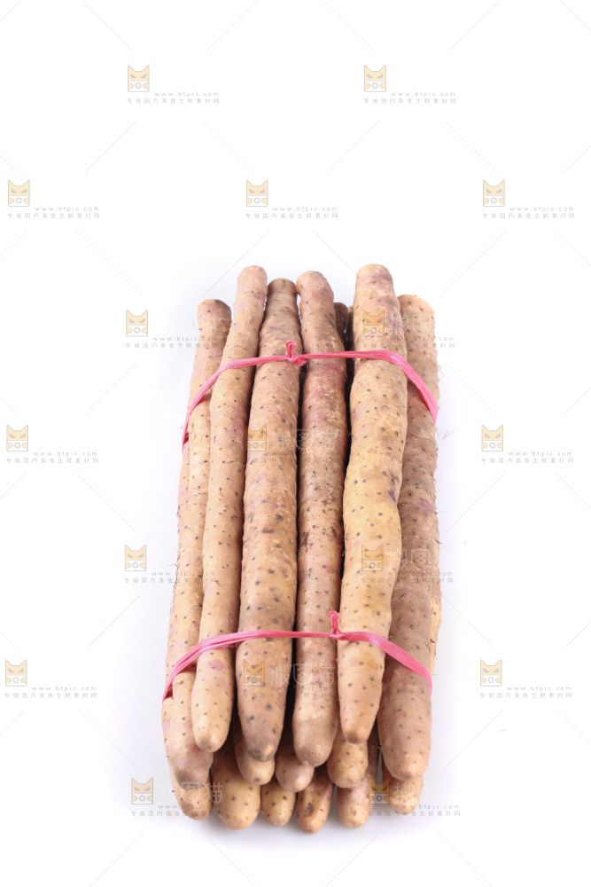 白底上的新鲜铁棍山药