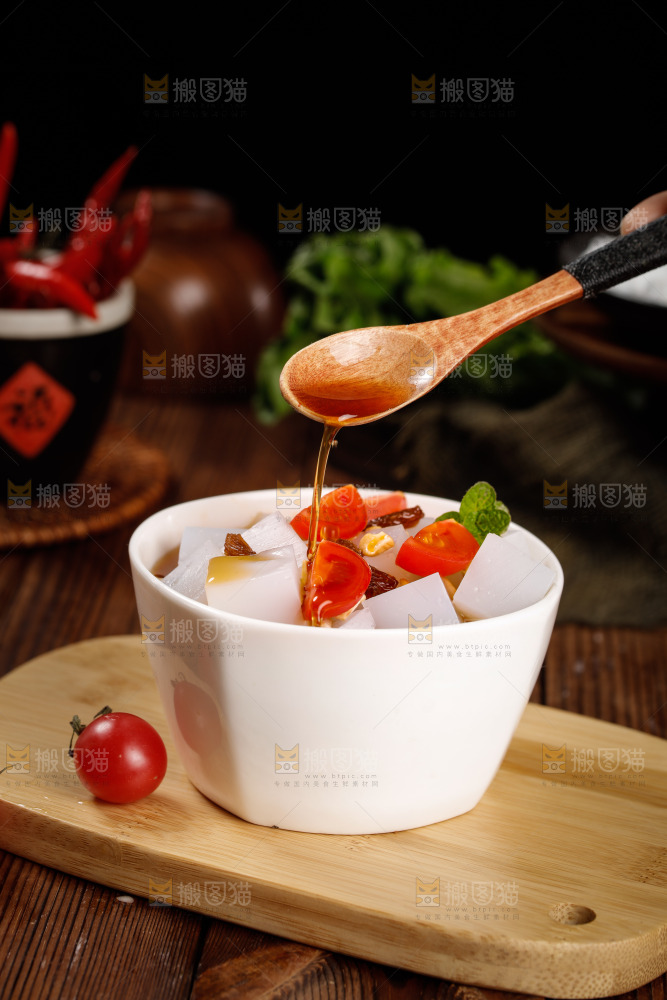 碗里的红糖凉粉